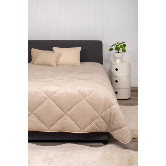 NAF NAF LUXURY FURRY BLANKET – Cappuccino - 67137 NAF NAF LUXURY FURRY BLANKET – Cappuccino
