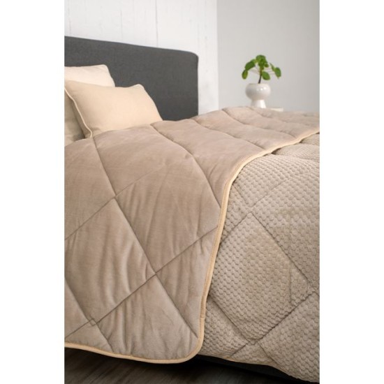 NAF NAF LUXURY FURRY BLANKET – Cappuccino - 67137 NAF NAF LUXURY FURRY BLANKET – Cappuccino
